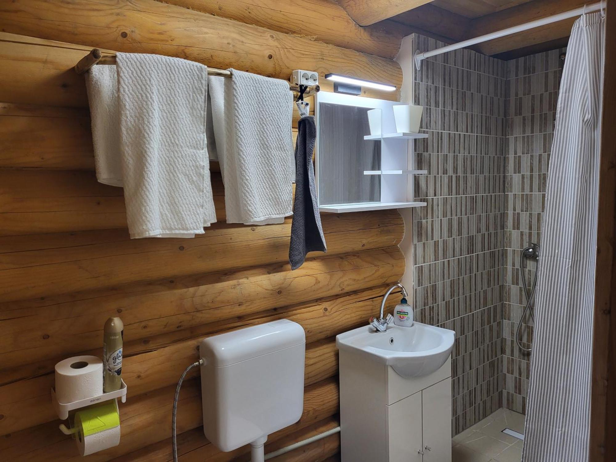 Woodhouse Apartment Eger Luaran gambar